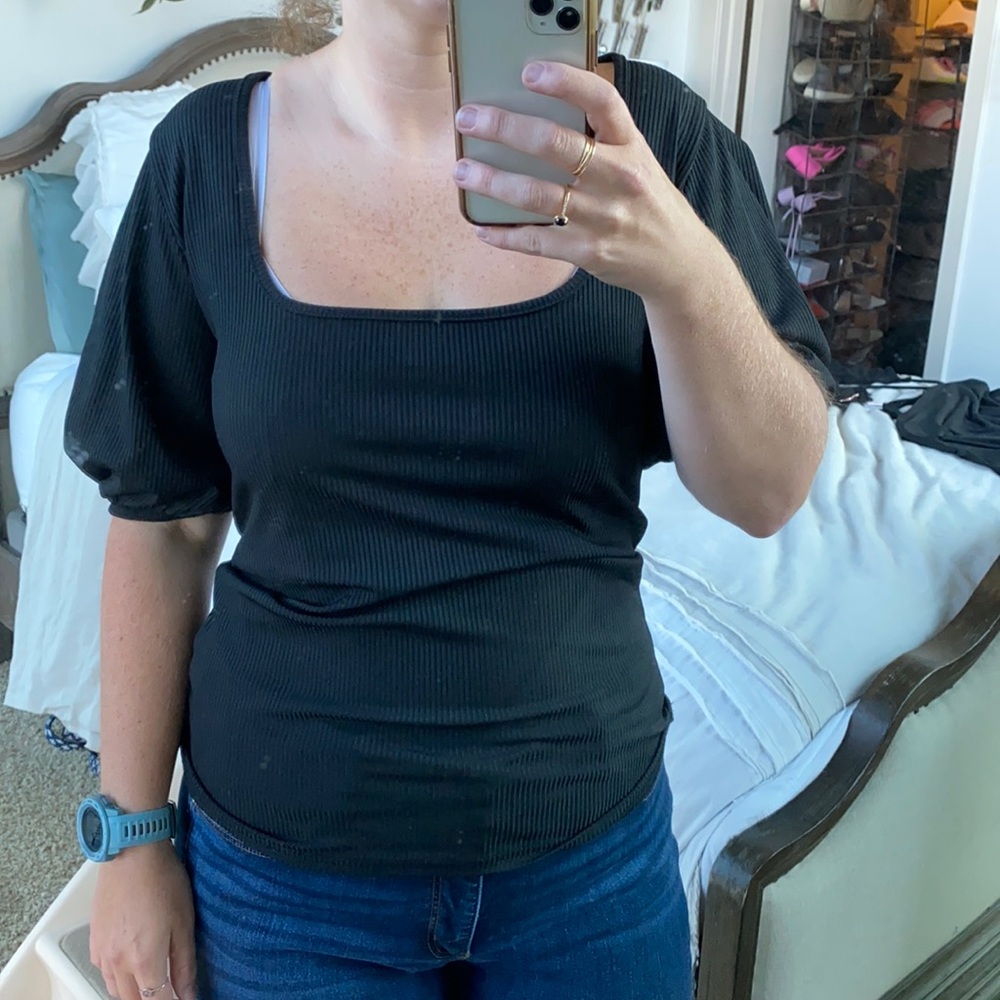 ribbed black shirt